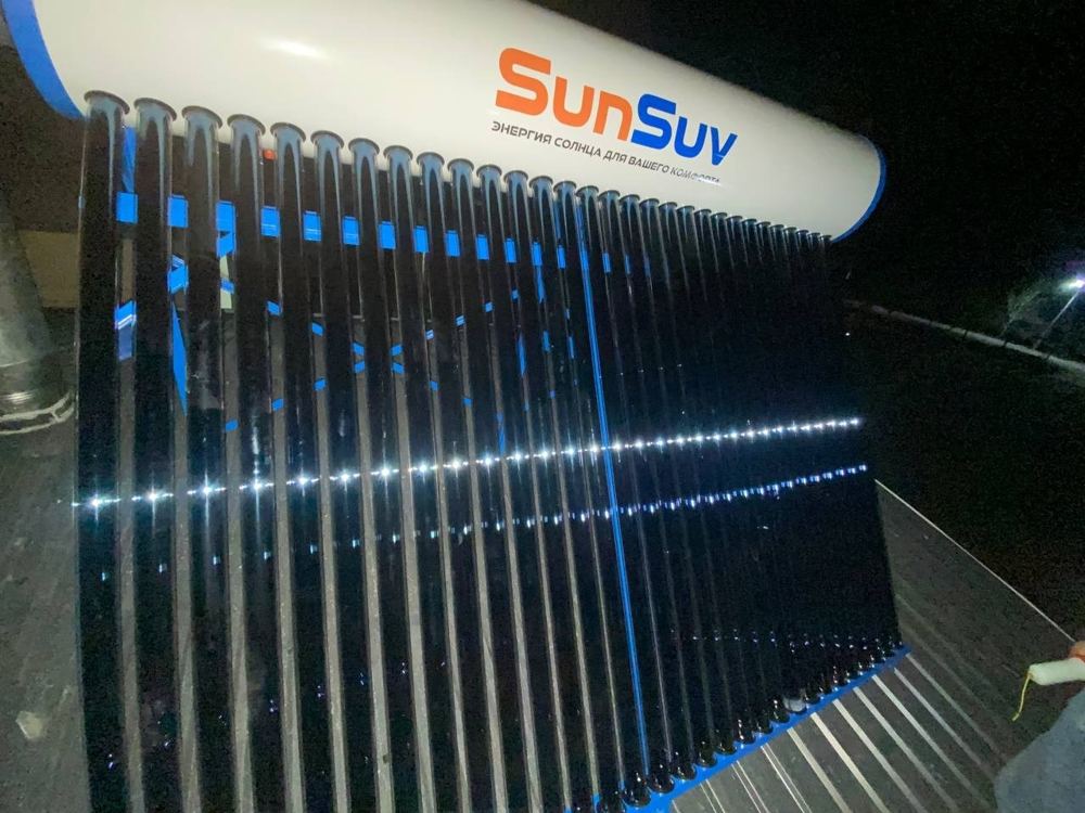 Vakuum quvurli quyosh suv isitgichini o'rnatish